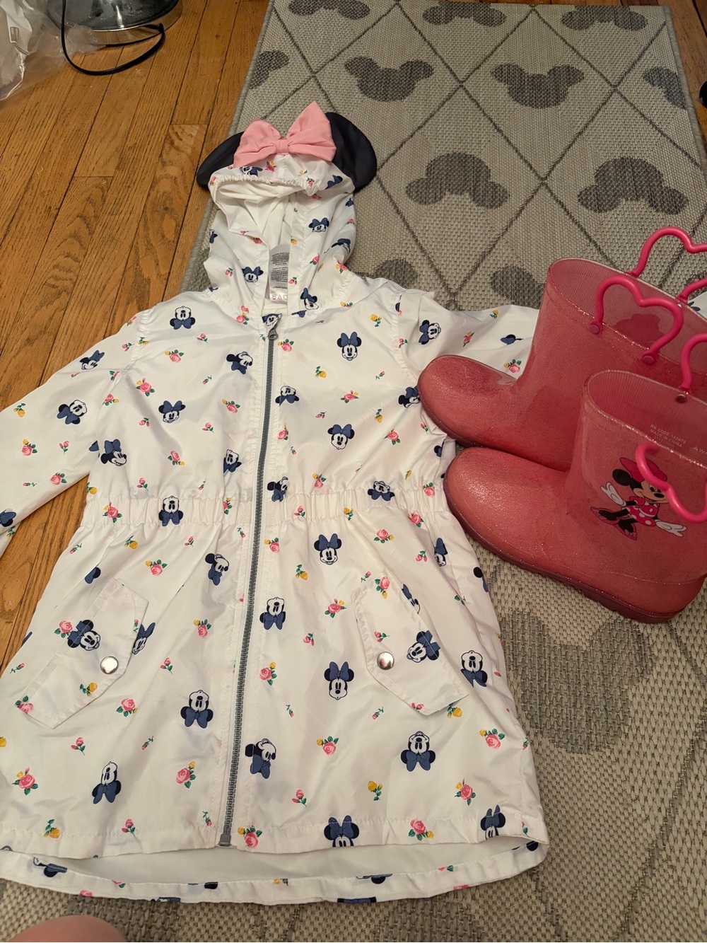 Girls Minnie Mouse rain jacket and rain boots